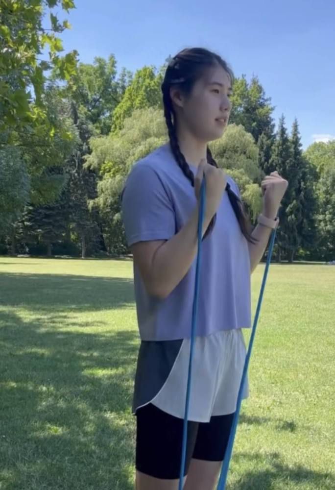 否则，真面对苏家这样的庞然大物，自己一个人怎么可能应对得了？别的不说，单单从苏家能猛龙过江、直接把日本本土的地头蛇，松本家族一家人全杀光，就足以看出这个家族的背后实力到底有多强。